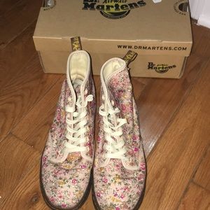 Floral print Dr. Martens AUTHENTIC